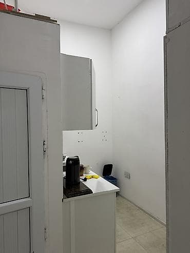 aptek vitrinləri: Aptek üçün tam vitrin və mebel dəsti Tərkib: - Ön kassaya uyğun — 10