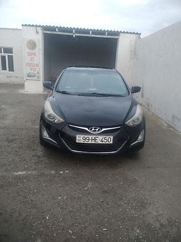 mersedes c 220: Hyundai Elantra: 1.8 l | 2014 il Sedan — 3