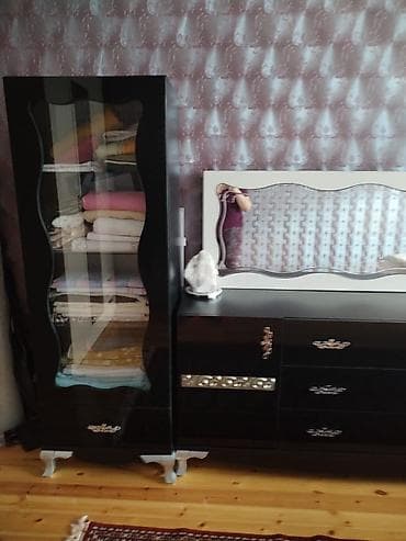 heyet qapi: Satılır: Qonaq otağı və yatacaq otağı üçün mebel dəsti 1) Klassik — 3