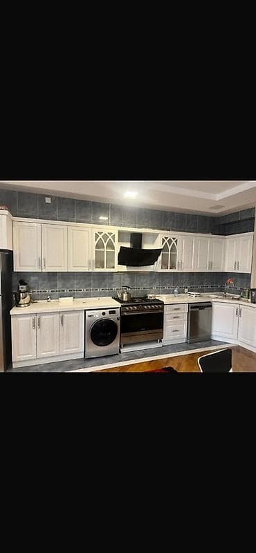 metbex: Mətbəx mebeli dəsti - Klassik stildə ağ rəngli fasadlar, dekorativ — 1