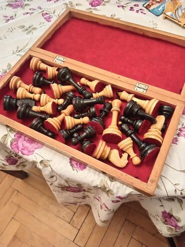 Maskalar, eynəklər: Taxta şahmat dəsti - Material: tam ağacdan hazırlanmış qatlanan — 2