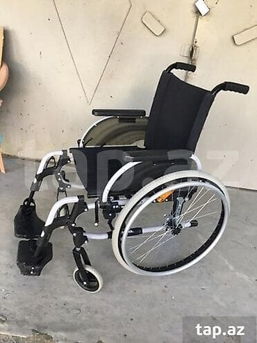 Universal əlil arabası - Yüngül və davamlı metal karkas - Özünü idarə