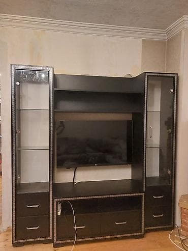 tv stend: Qonaq otağı üçün modul TV stend/vitrin dəsti - Rəng: qara, kənarlarda — 2