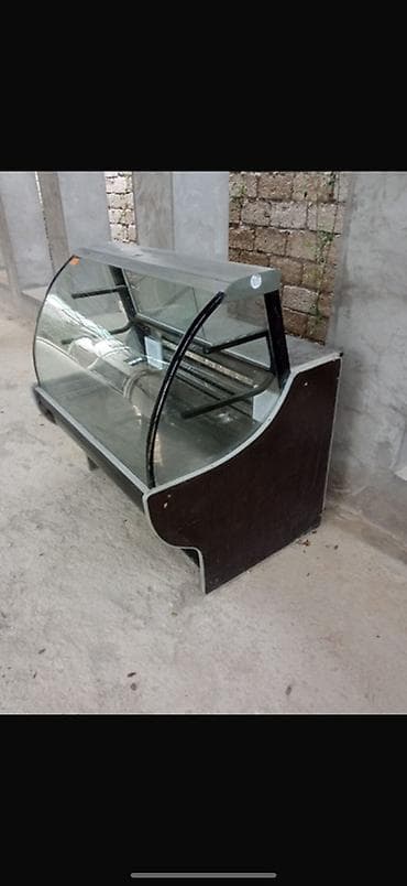 Промышленные морозильники: Kafe, şirniyyat evi və marketlər üçün şüşə vitrinalı soyuducu vitrin — 2