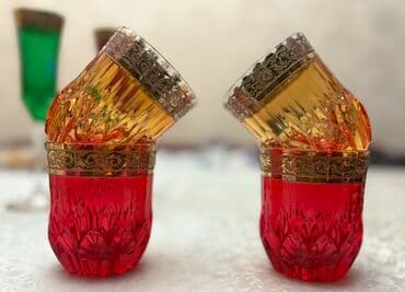 qız şəkilləri çəkmək: Qədəhlər — 1