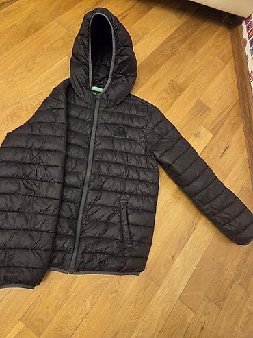 Corab və alt paltarı: Qara rəngli yüngül şişmə kapüşonlu kurtka, " benetton"firmasi 12-14 — 1