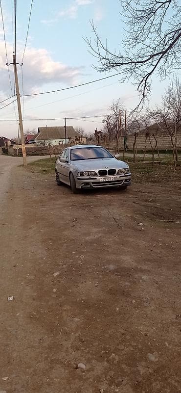 BMW 5 Series E39 sedan – gümüşü rəng. - Kuzov: 4 qapı, M-Style ön-arka lalafo.az -da BMW 5 Series E39 sedan – gümüşü rəng. - Kuzov: 4 qapı, M-Style ön-arka