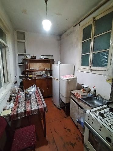 2 mertebe ev: Bakı, Xutor, 2 otaqlı, Köhnə tikili, m. Memar Əcəmi, 45 kv. m — 2