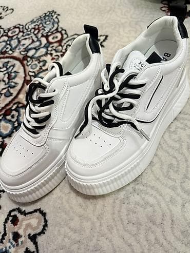 Ölçü: 38, rəng - Ağ, Yeni