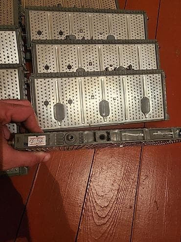 Katalizatorlar, səsboğucular: Toyota Prius 30 kuzanın üstdən çıxma işlənmiş batareyaları — 2