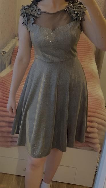 ucuz kurtkalar: Zərif dizaynlı qısa gecə/libas - Rəng: tünd boz, incə parıltılı — 4