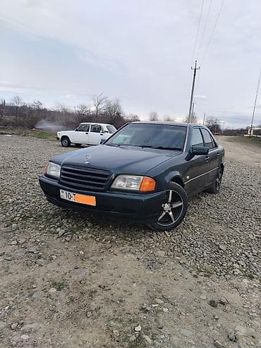 Mercedes-Benz C-Class: 1.8 l | 1995 il Sedan