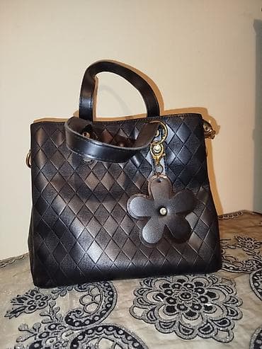 Qadın əl çantası – qara rəng, romb naxışlı dizayn - Material: süni