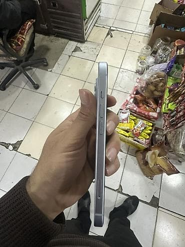 iphone 8 barter: IPhone 15, 128 GB — 5