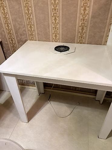 Düz masa, Siyirməsiz, Polkalı