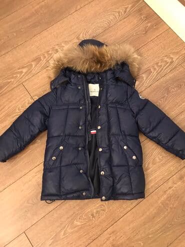 Məktəbli forması: 5-6 yawa Moncler kurta cox az 3-4 defe geyinilib baha alinib 25 m — 2
