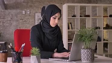 iş vakansiyaları 2025: Köməkçi, Qadın, 45 yaş, 1-2 illik təcrübə, 5/2 — 1