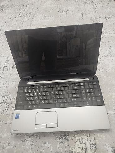notebook hp: Toshiba Satellite noutbuku - Ekran: 15.6" (parlaq panel), üst hissədə — 3