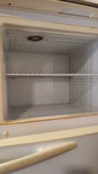 Mikrodalğalı sobalar: İkiqapılı məişət soyuducusu - Üst hissədə dondurucu bölmə — 2