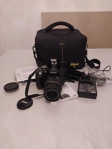 mikrofonlu kalonkalar: Nikon D3300 DSLR fotoaparat dəsti Xüsusiyyətlər: - Model: Nikon D3300 — 2