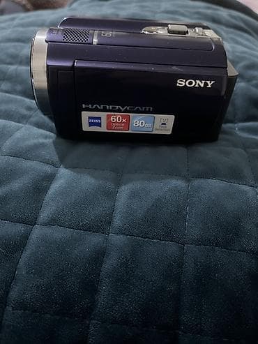 soni 1: Sony Handycam kamera satılır. Kamera tam işlək vəziyyətdədir. 80 GB — 1