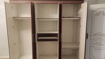 Masalar və oturacaqlar: Açılan, 4 qapılı Düz dolab, Qarderob, paltar dolabı — 6