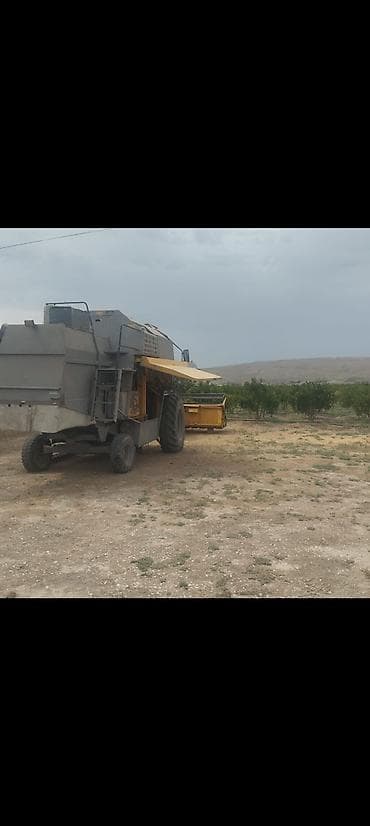 Taxıl biçin kombaynı - Özünəqapanan kombayn, tarlada manevr üçün lalafo.az -da Taxıl biçin kombaynı - Özünəqapanan kombayn, tarlada manevr üçün