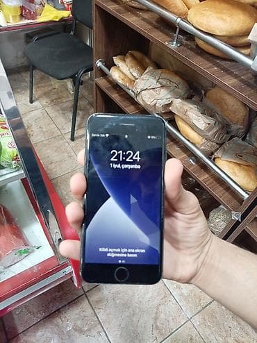 philips xenium 9@9h: IPhone 7, Qara, Barmaq izi — 2