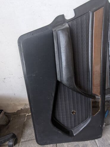 Sol ön, Mercedes-Benz Mercedes Ünvandan götürmə