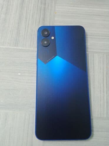 Mavi rəngli smartfon - Arxa tərəf: iki ayrı dairəvi modulda