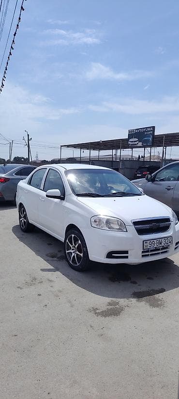 fiat doblo 2008: Chevrolet Aveo: 1.4 l | 2011 il 32270 km Sedan — 1