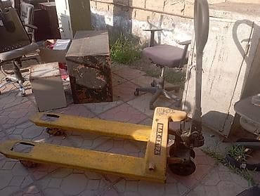 2 ci el konteyner: Transpalet,transpalit,yük arabası satılır.2500kilo,2,5 tonluq.ela — 2