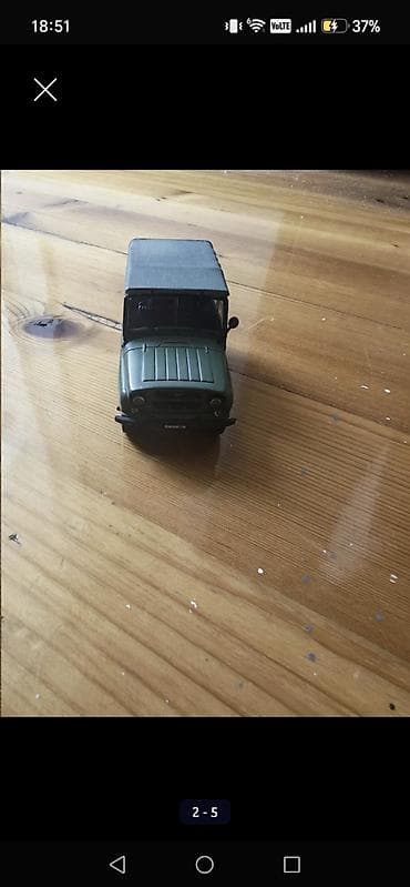 UAZ-469 hərbi yolsuzluq avtomobilinin metal kolleksiya modeli - — 2