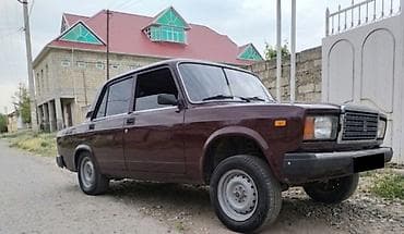 gence masin salonu: VAZ 2107, klassik sedan - Kuzov: 4 qapılı sedan, tünd albalı rəng - — 3