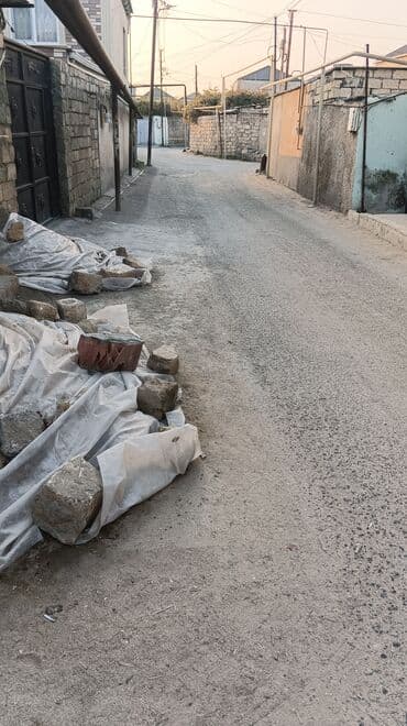 otaq yoldası: Kohne Corat merkeze cox yaxın yerde 4 otaq 2 kuxna hamam 104 kvadrat — 19