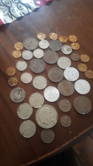 Mərmər effektli PVC panellər: Sovet dövrünə aid kolleksiya sikkə və əsginas dəsti Məzmun: - — 1