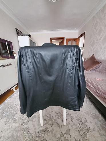 Qara rəngli dəridən qadın gödəkçə - Material: yumşaq, hamar dərı