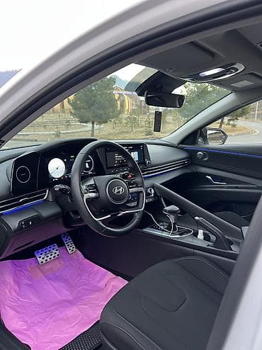 opel astra 2000: Hyundai Elantra: 1.6 l | 2024 il Sedan — 9