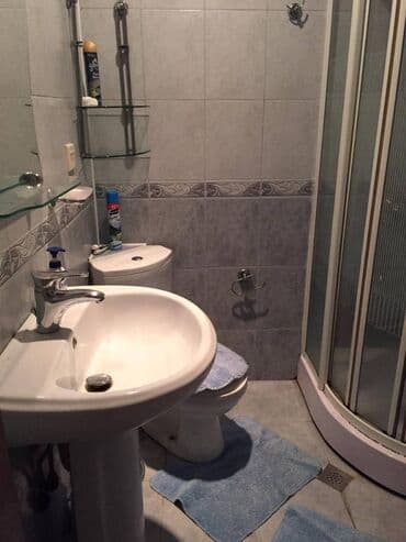 union park 7 mikrorayon kiraye evler: Bayilda 10 mertebeli binanın 7-ci mərtəbəsində yerləşən ümumi sahəsi — 13