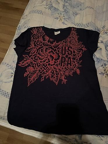 Qadınlar üçün 3 ədəd bluz/köynək dəsti 1) Tünd göy t-shirt – ön