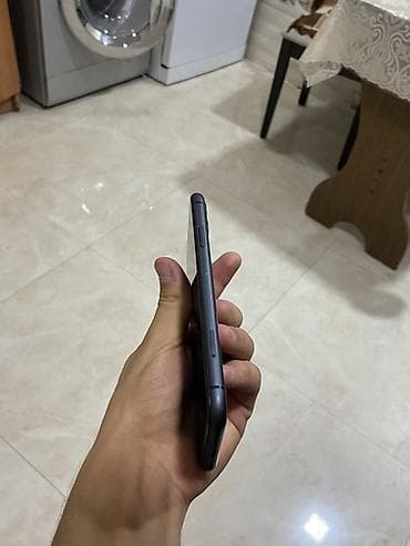 iphone 11 plata: IPhone 11, Qara — 8