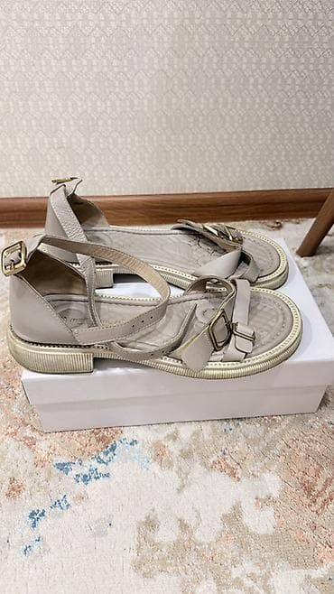 Ölçü: 39, rəng - Bej, İşlənmiş