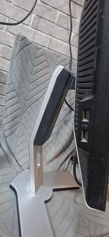 redmi tablet: Dell LCD monitor - Model: Dell UltraSharp (2007WFP seriyasına bənzər) — 4