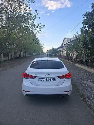 bmw x3 xdrive30i at: Hyundai Avante: 1.6 l | 2015 il Sedan — 2