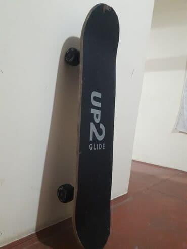 Skeytboard satilir bir balaca kenari qiriqdi sekilde gorunur, qalan — 2