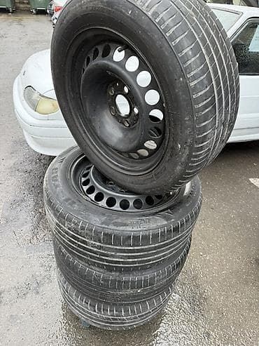 kreditlə avtomobillər: 215/55/16 zavod dıskler zavod kraskasıdı zavod boltlarda ustunde — 2
