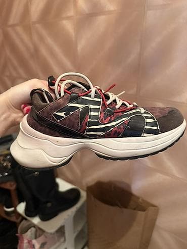 SISLEY brendindən qalın dibli unisex krossovkalar. 270 manata — 1