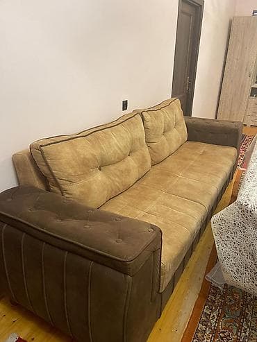 klassik divan: Divan kreslo dəsti.az işlənib .300 manata satılır .söküyü ləkəsi — 1