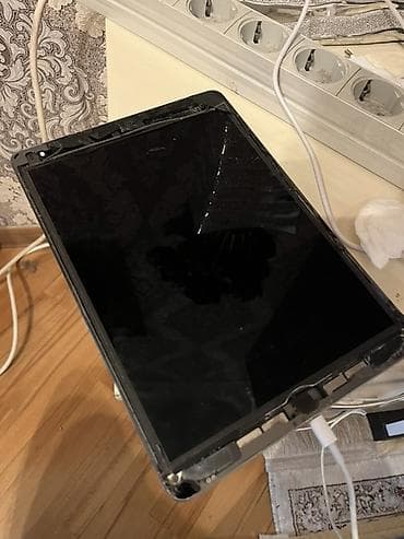 note 8 plata: Apple iPad Space Gray 2021 Temir lazimdi, ipad birez ezilib, displeyi — 1