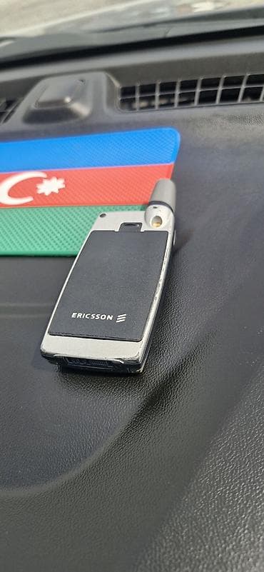 xarici hard disk: Ericsson T28sc mobil telefon - İkonik “pop-up” qapaqlı dizayn, yüngül — 2